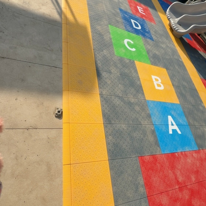 Professional Interlocking PP M - Outdoor Sport Floor Tiles บทวิจารณ์และราคา